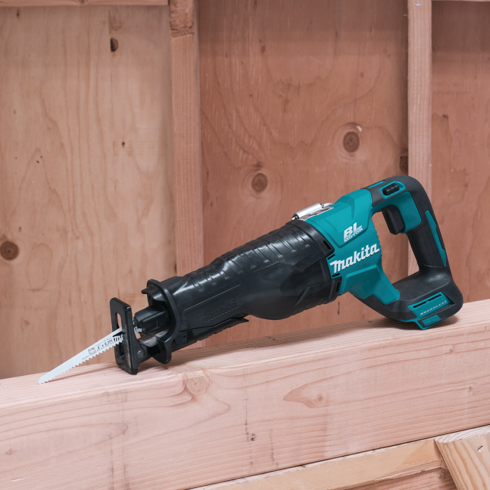 Makita xrj 18v shop lxt cordless recipro saw